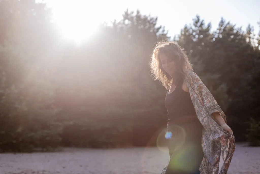 Alina Herzberg bietet Reiki Behandlung Berlin an, sanfte Energiearbeit zur Entspannung und inneren Ruhe.